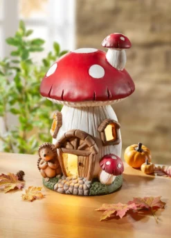 Beleuchtetes Pilz-Haus