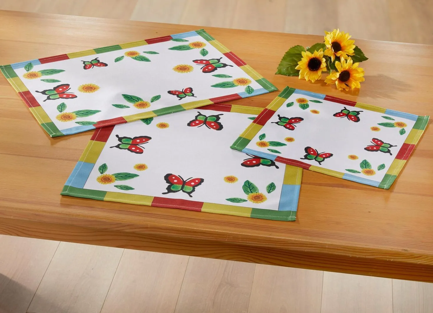 Bunte Tisch- und Raumdekoration