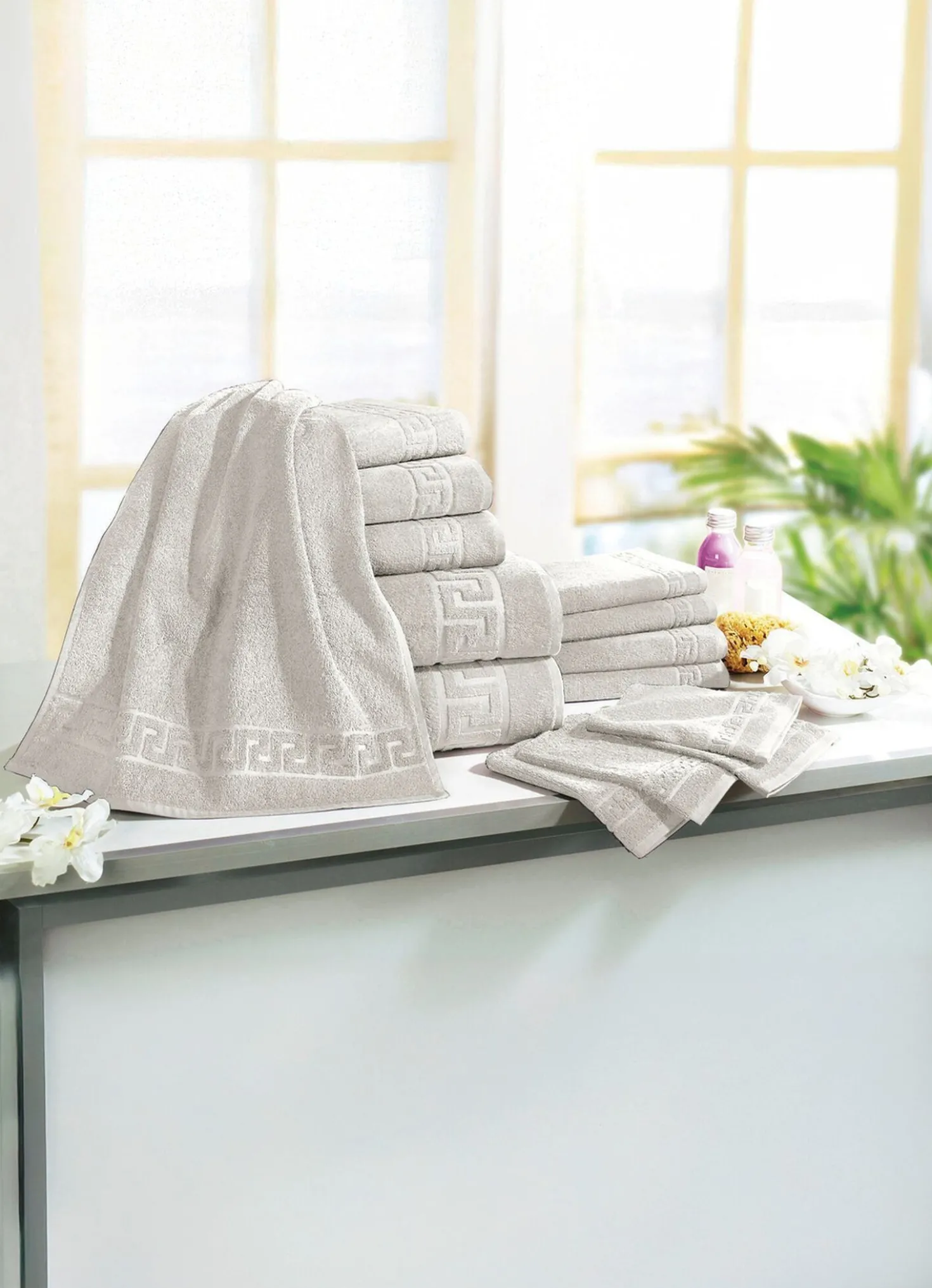 Frottierserie mit Mäander-Jacquard-Struktur