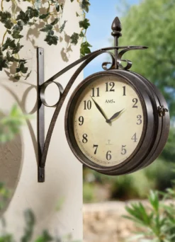 Funk-Wanduhr mit Seitenhalter