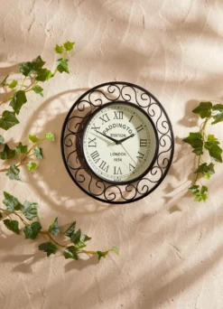 Funk-Wanduhr mit Metallgehäuse