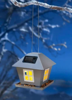 Futterhaus mit LED-Beleuchtung