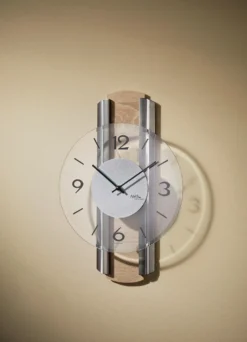 Hochwertige Wanduhr aus deutscher Herstellung