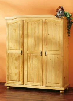 Kleiderschrank aus massiver Kiefer