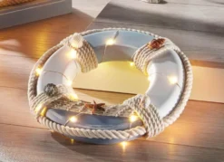 Maritime LED-Dekoration aus Holz