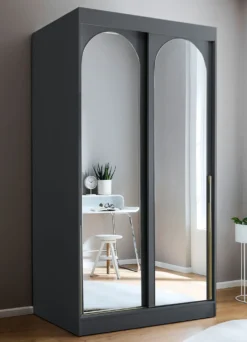 Moderner Schwebetürenschrank
