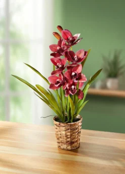 Orchidee aus Kunst- und Textilmaterial
