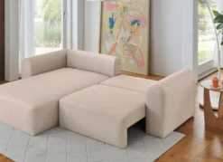 Polsterecke mit Bettfunktion und Dekokissen