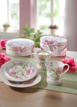 Porzellan-Serie mit romantischen Verzierungen und Rosen-Dekor