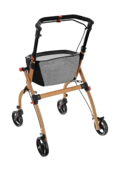Rollator mit Einkaufstasche und Tablett