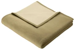 Schlafdecke von Bocasa mit Veloursbandeinfassung
