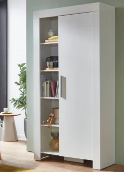 Schrank mit Griffen in Aluminium-Optik