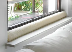 Schurwoll-Zugluftstopper für Fenster