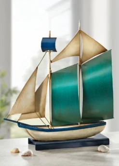 Segelschiff aus Metall