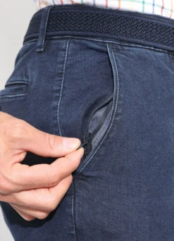 Superstretch-Jeans von "Suprax" mit Gürtel