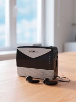 Tragbarer Kassetten-Spieler mit FM-Radio