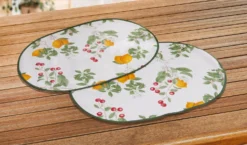 Wachstuch-Tischdecke mit Paspelband