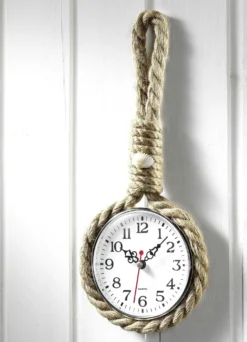 Wanduhr mit Knotenseil aus Sisal