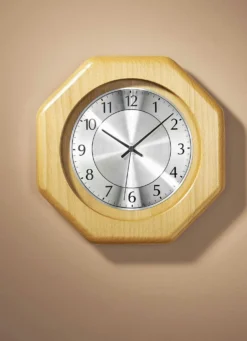Wanduhr mit Funkwerk