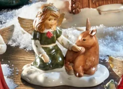 Winterliche Szene: Tolle Himmelsboten im Winterwald
