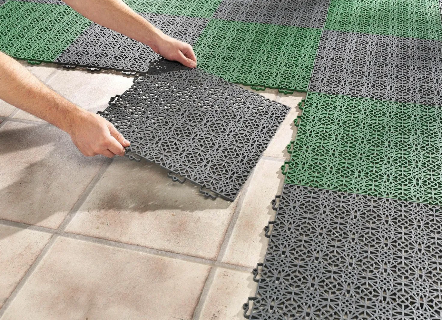 Witterungsbeständige Terrassenfliesen mit Klicksystem